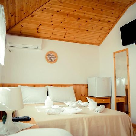 Hotel Domino Gjirokastër Exteriör bild