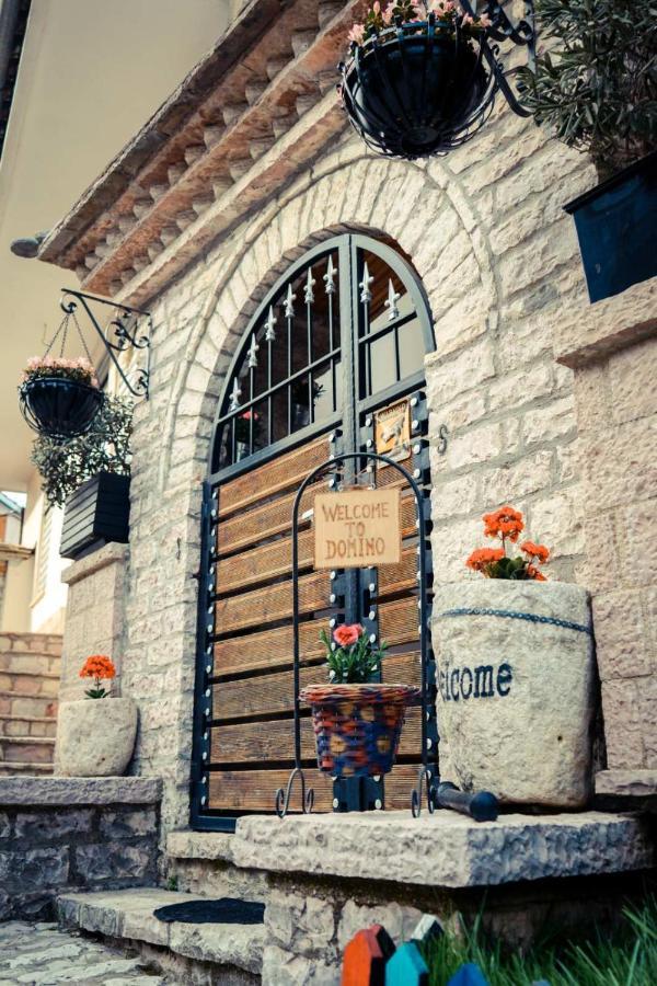 Hotel Domino Gjirokastër Exteriör bild