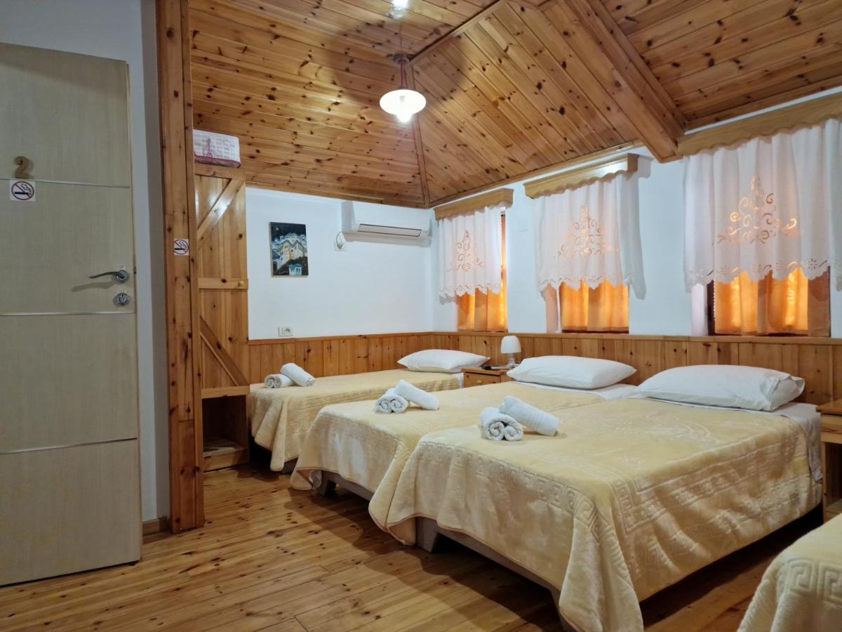 Hotel Domino Gjirokastër Exteriör bild