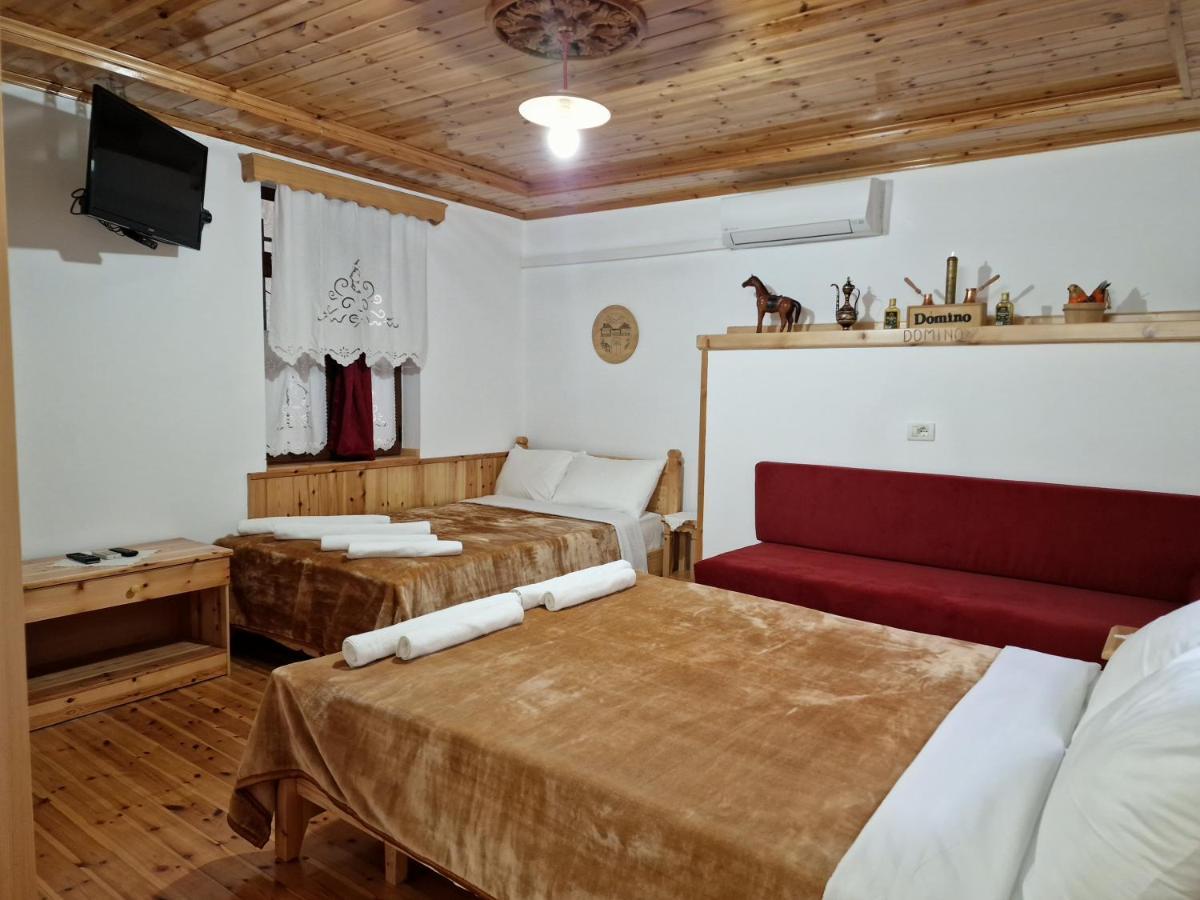 Hotel Domino Gjirokastër Exteriör bild