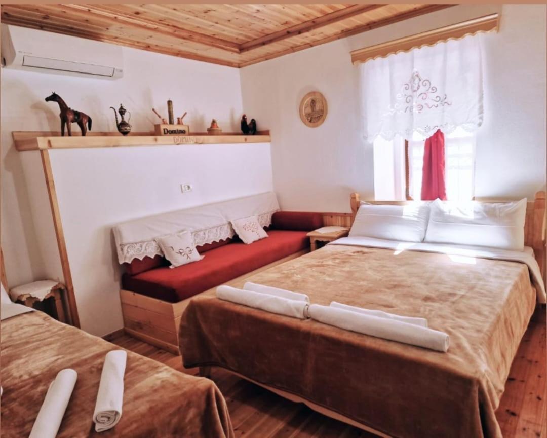 Hotel Domino Gjirokastër Exteriör bild