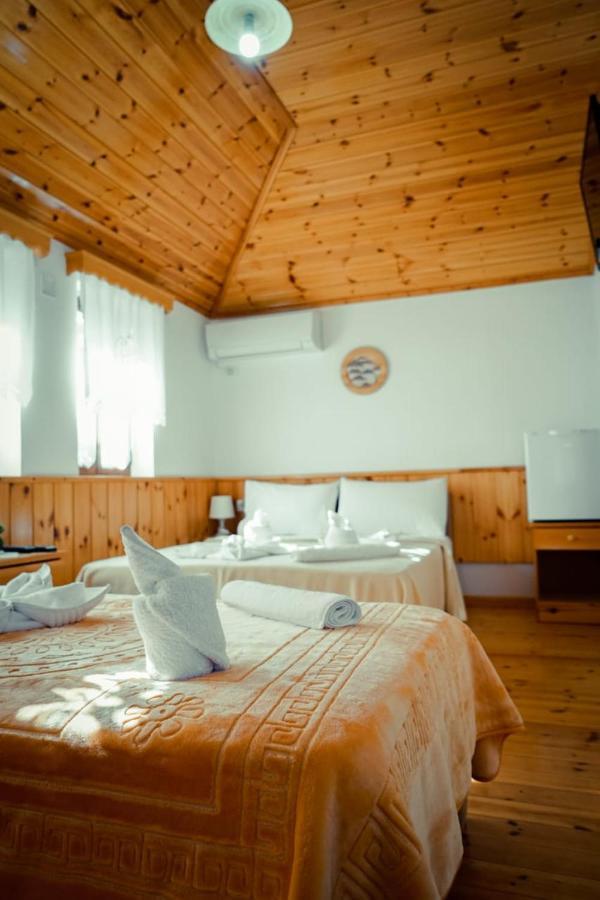 Hotel Domino Gjirokastër Exteriör bild